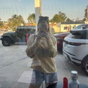 Meet your Posher, Sydney